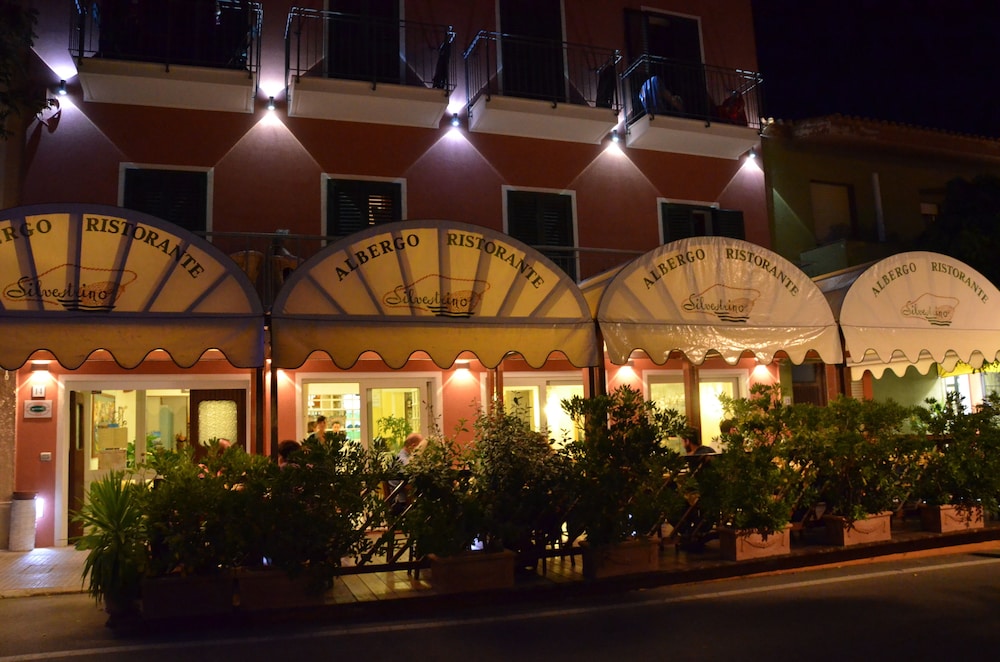 

Milano - Cuile Ezi Mannu - Hotel Silvestrino