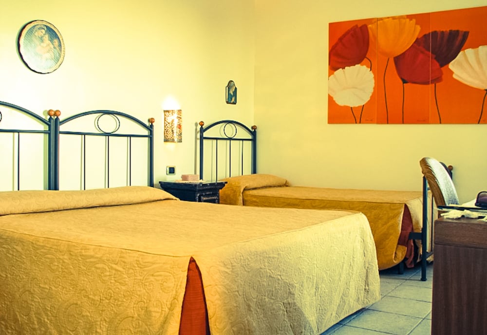

Milano - Lampedusa - Hotel Il Faro Della Guitgia Tommasino