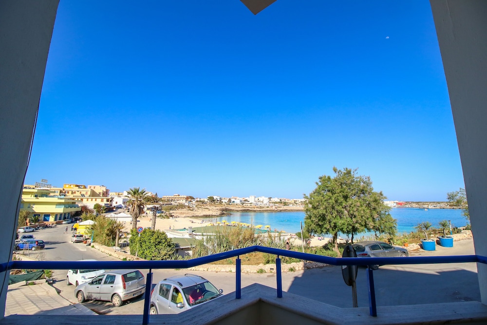 

Napoli - Lampedusa - Hotel Il Faro Della Guitgia Tommasino