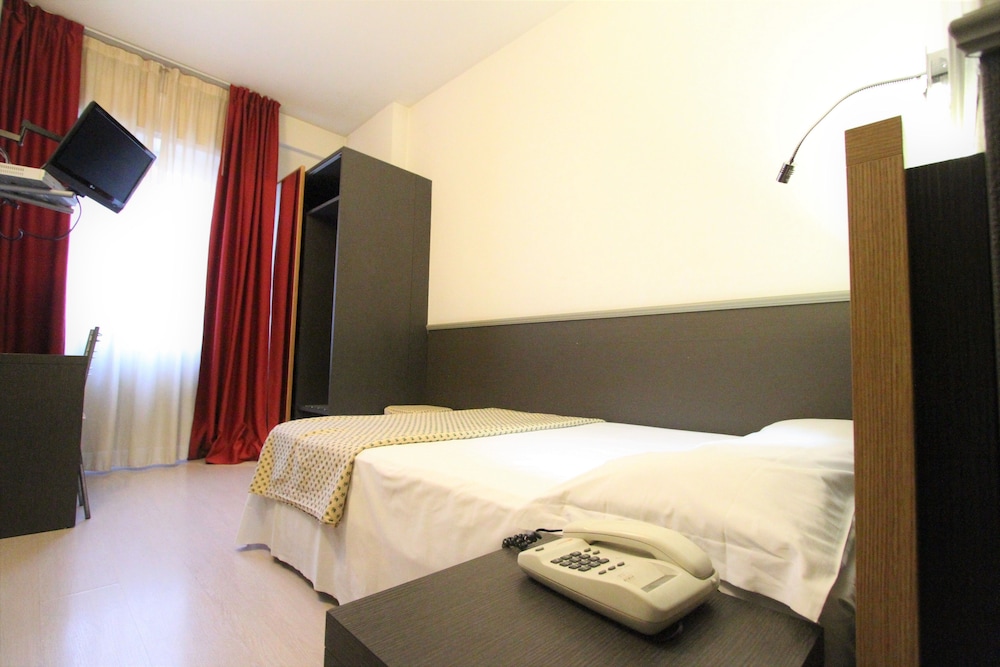 

Catania - Cesano Boscone - Hotel Corallo