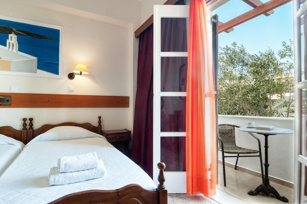 

Brindisi - Santorini, Isole Greche - Holiday Beach Resort Santorini