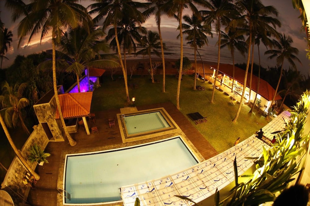 

Roma - Wadduwa - Blue Beach