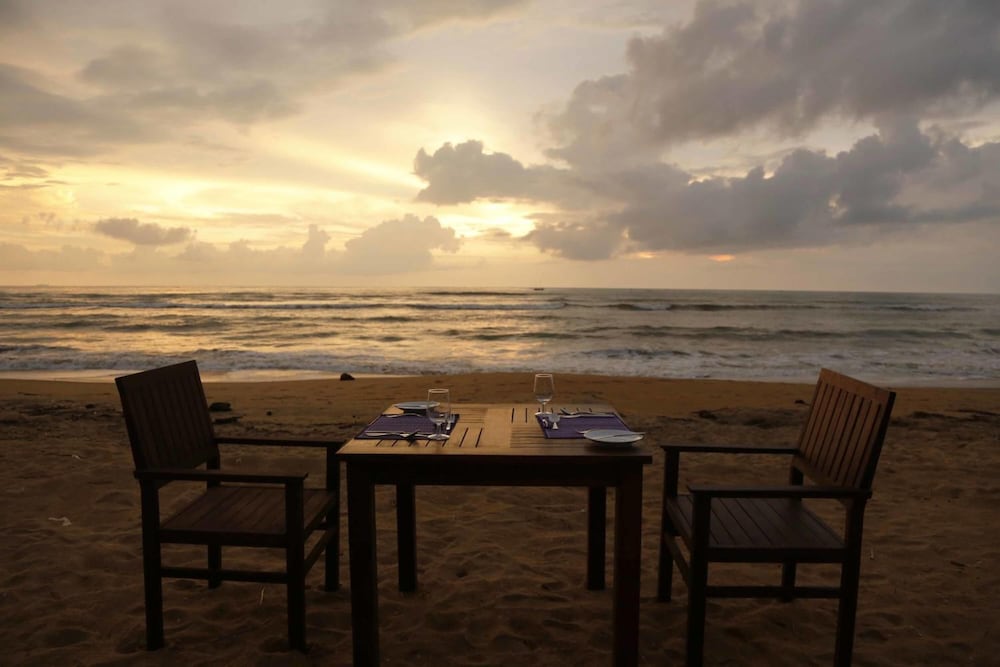 

Milano - Panadura - Blue Beach