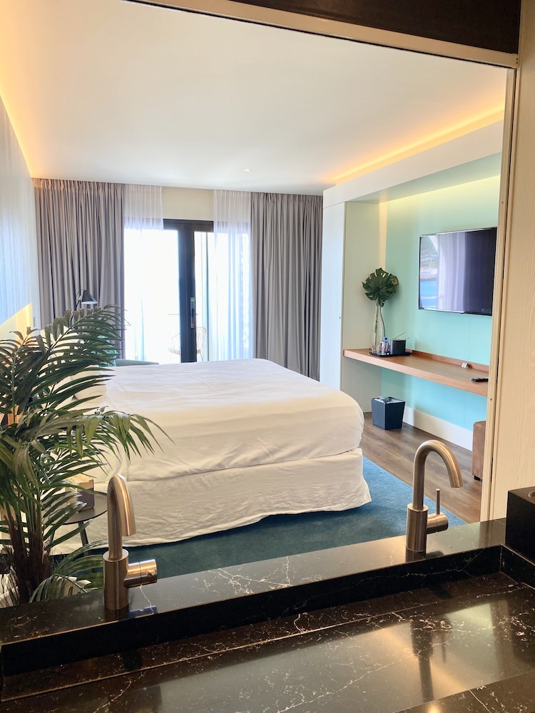 

Roma - Philipsburg - Holland House Beach Hotel