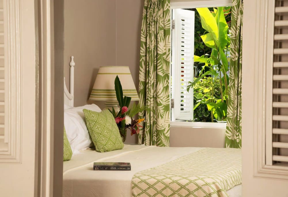 

Milano - Speightstown - Cobblers Cove - Barbados