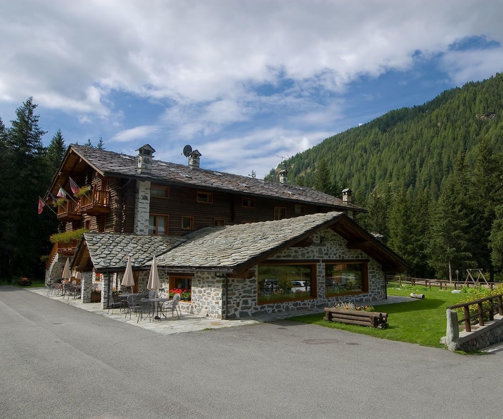 

Olbia - Gressoney-la-Trinité - Hotel Petit Tournalin