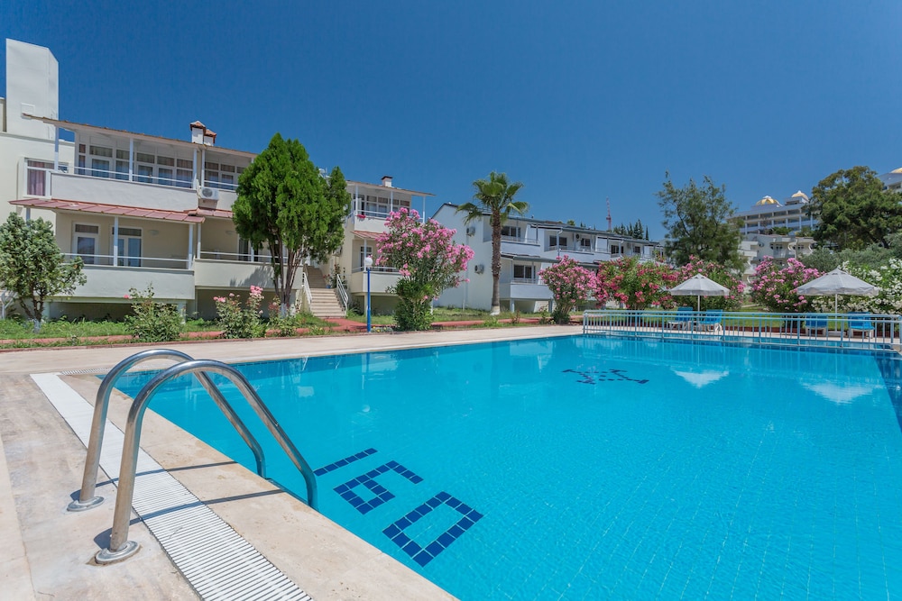 

Verona - Side - Heaven Beach Apart