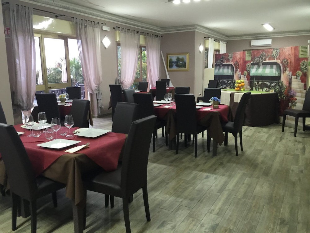 

Catania - Taormina - ChrisMare Hotel