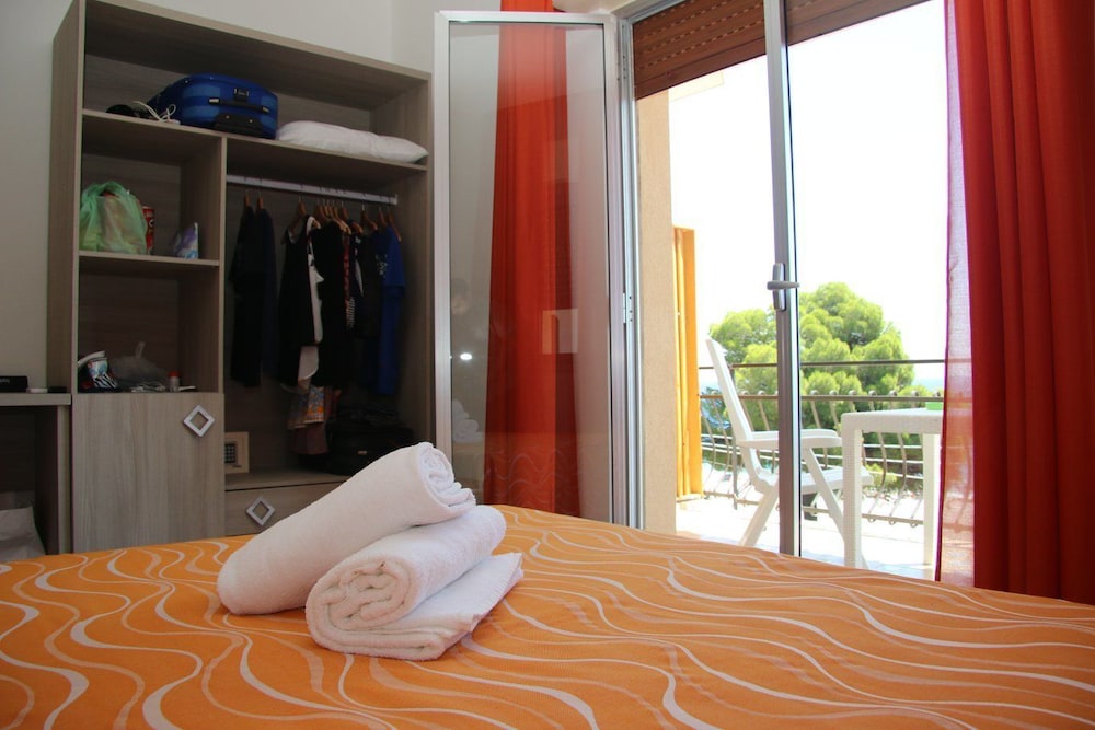 

Milano - Castelmola - ChrisMare Hotel