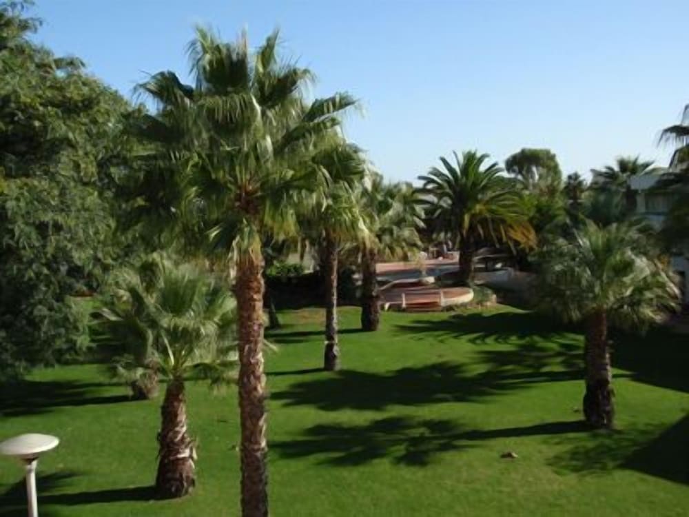 

Catania - Quarteira - Parque Mourabel- Pe Do Lago- Oasis Village