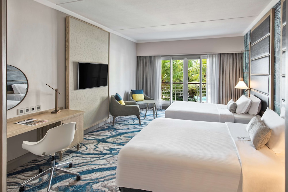 

Bologna - Port Louis - Le Suffren Hotel & Marina
