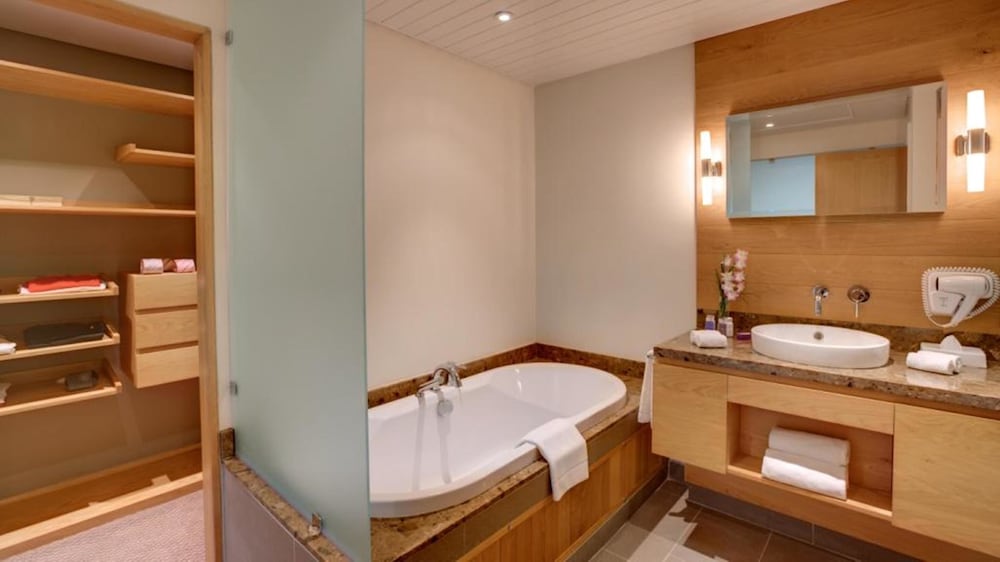 

Milano - Baie du Tombeau - Le Suffren Hotel & Marina