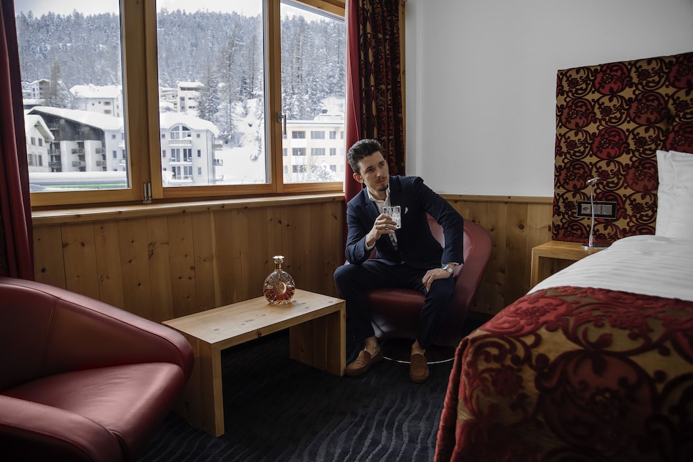 

Napoli - Pontresina - Sport & Wellnesshotel San Gian St. Moritz