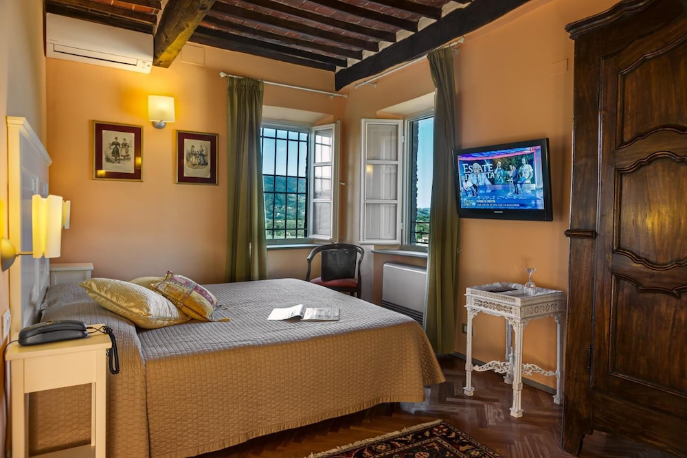 

Torino - Lucca - Hotel Villa Volpi