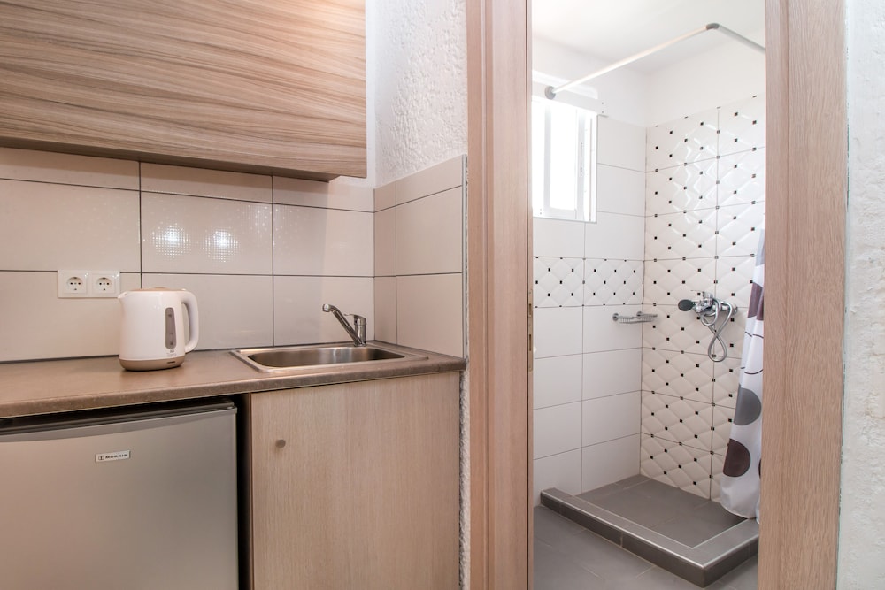 

Roma - Faliraki - Anika Studios