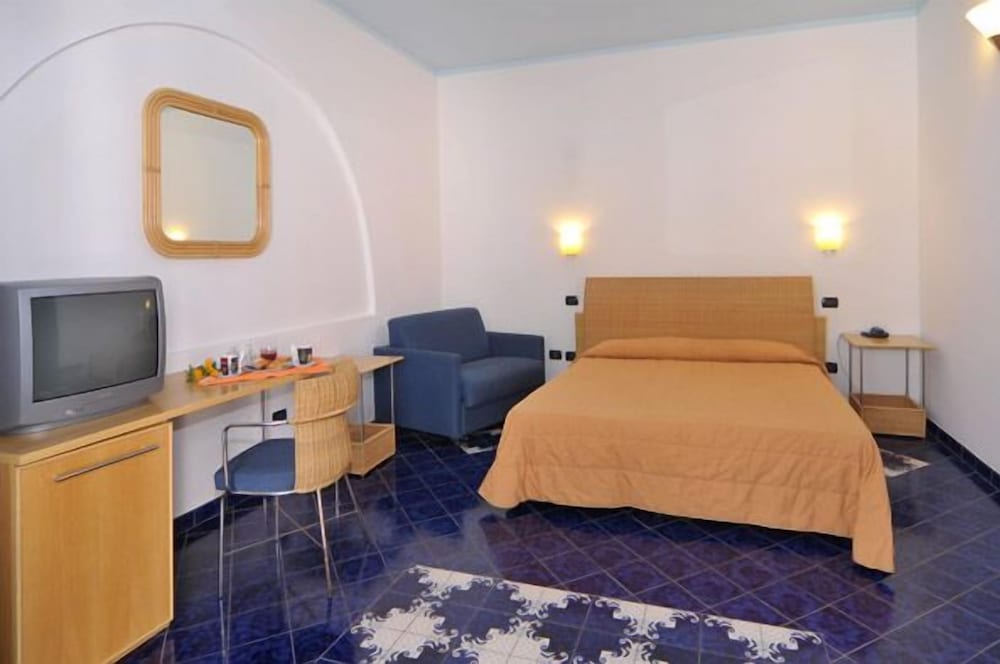 

Milano - Vulcano, Isole Eolie - Hotel Aura