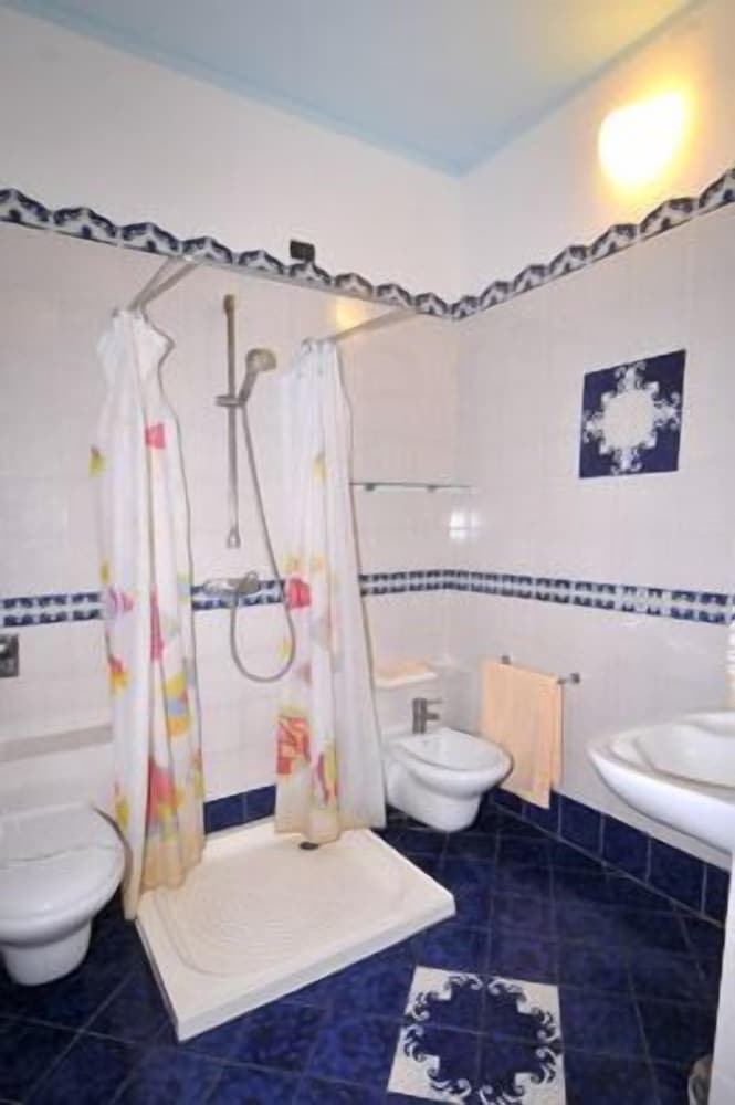 

Bologna - Vulcano, Isole Eolie - Hotel Aura