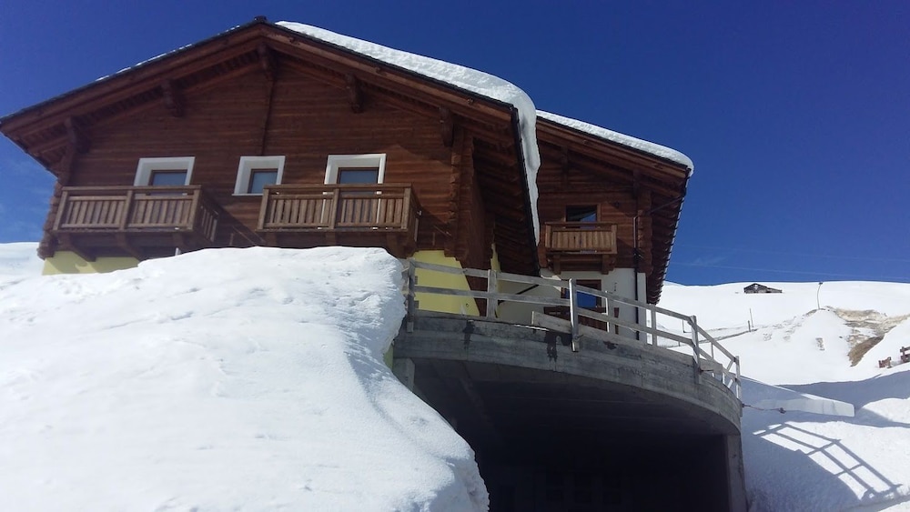 

Palermo - Livigno - Hotel 2000