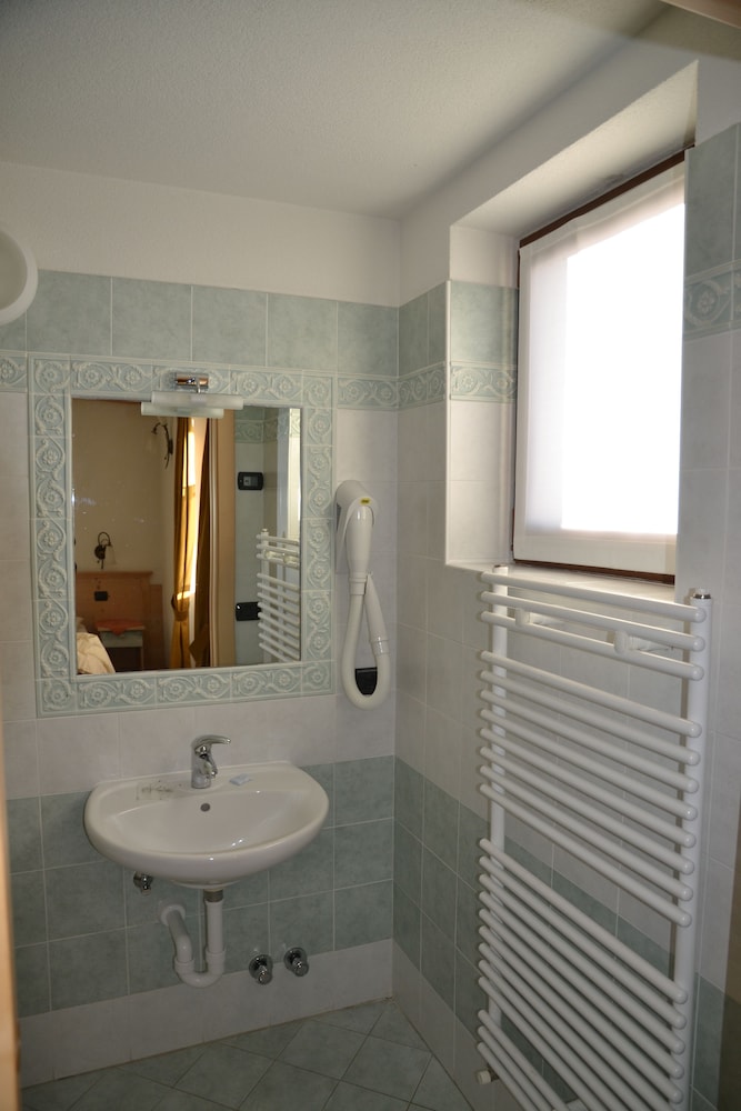

Palermo - Valtellina, Montagna Italia - Hotel 2000