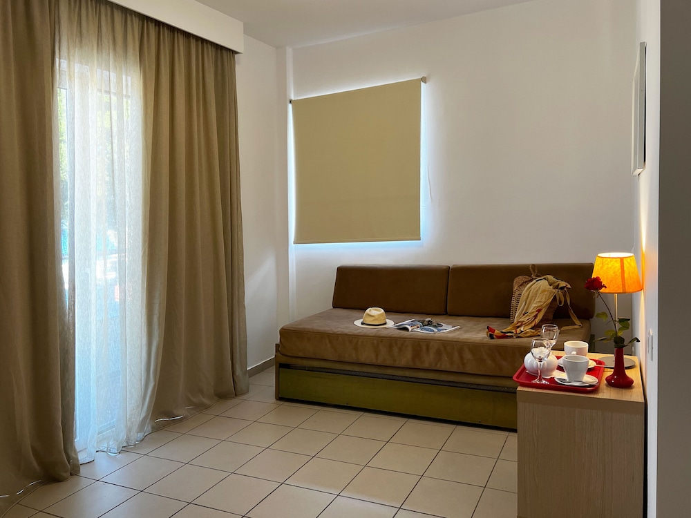 

Bologna - Faliraki - Caravel Hotel Apartments