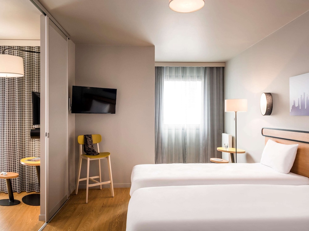 

Brindisi - Gennevilliers - Aparthotel Adagio access Colombes La Défense