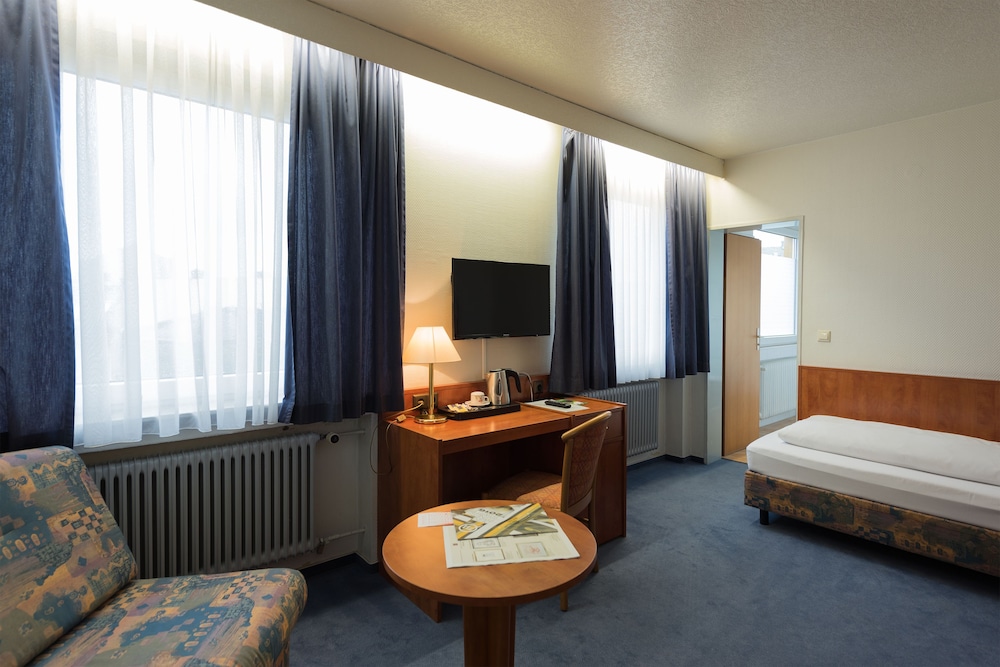 

Milano - Hofheim am Taunus - Tagungshotel Höchster Hof