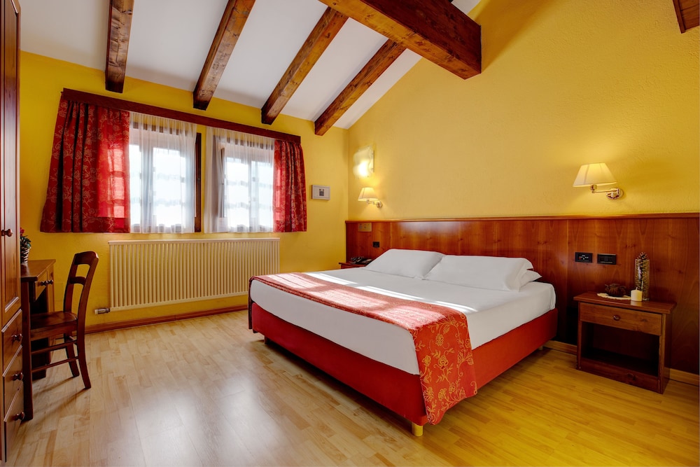 

Lamezia Terme - Courmayeur - IH Hotels Courmayeur Mont Blanc Resort