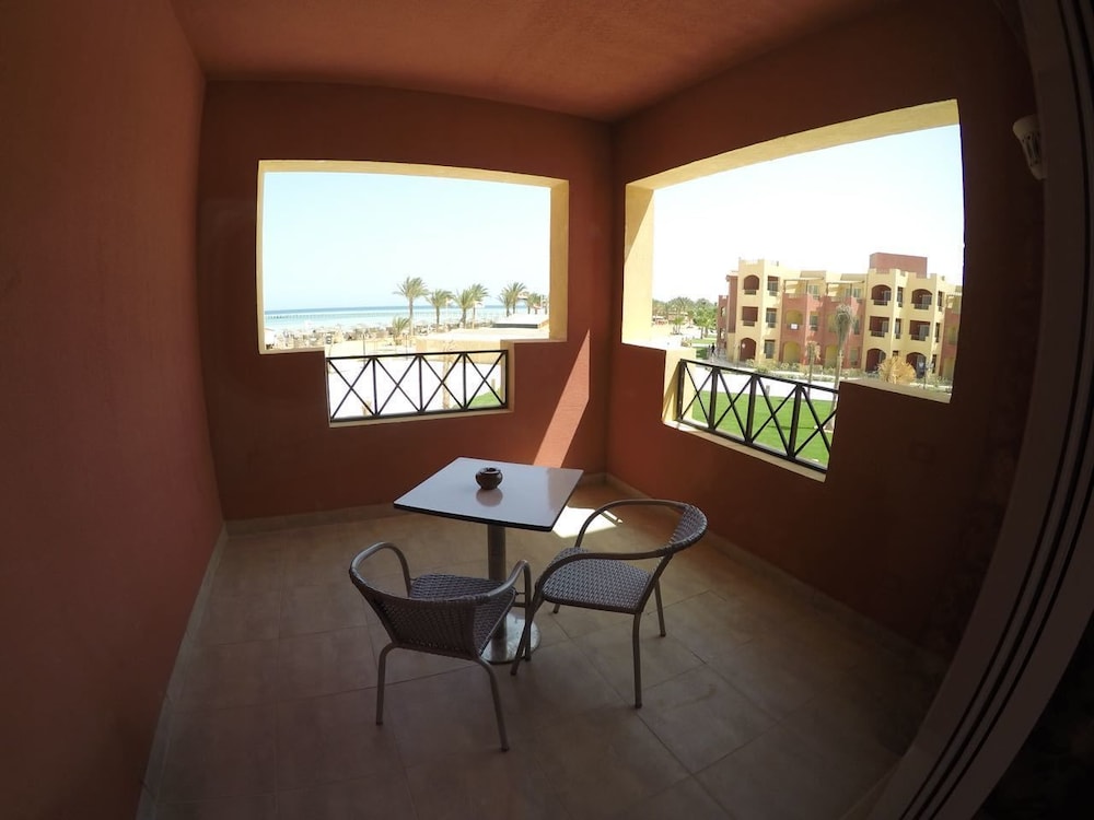 

Milano - Coraya Bay - Casa Mare Resort - ex, Royal Tulip Beach Resort