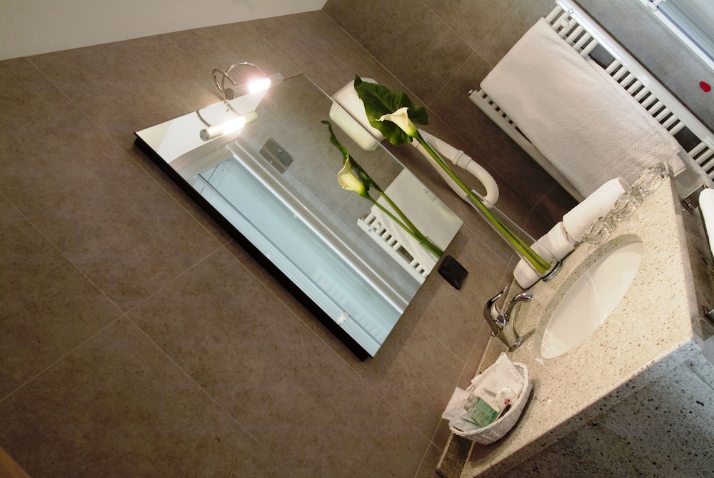 

Torino - Chiavenna - Hotel San Lorenzo Chiavenna