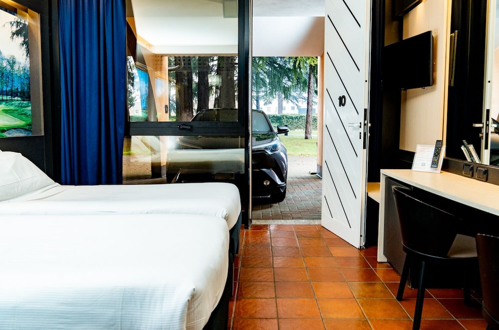 

Catania - Legnano - Hotel Pineta