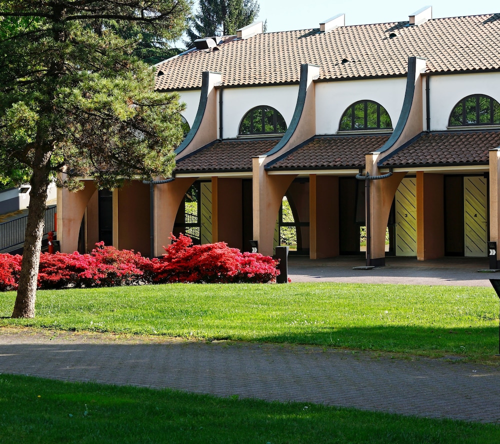 

Catania - Legnano - Hotel Pineta