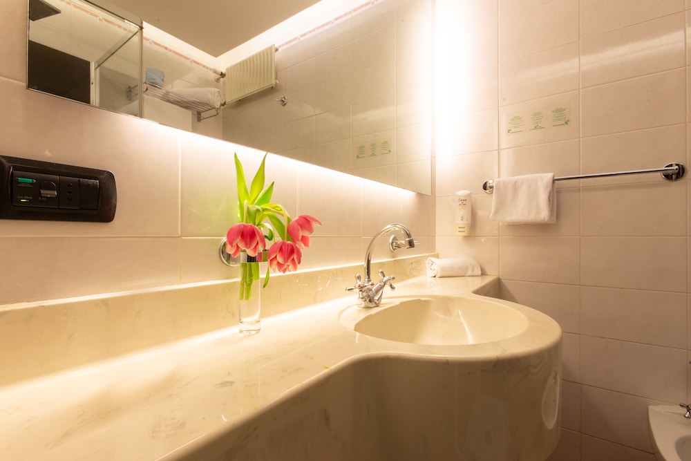 

Catania - Gallarate - Hotel Pineta
