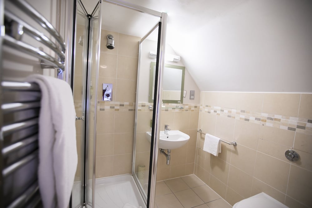 

Bari - Fleet - The Casa Hotel-Yateley, Farnborough