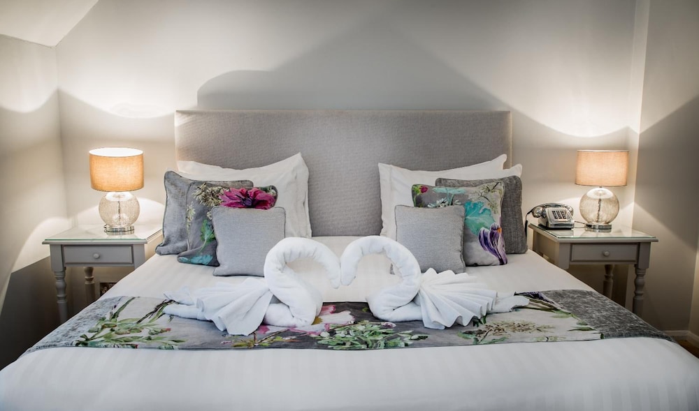 

Venezia - Fleet - The Casa Hotel-Yateley, Farnborough