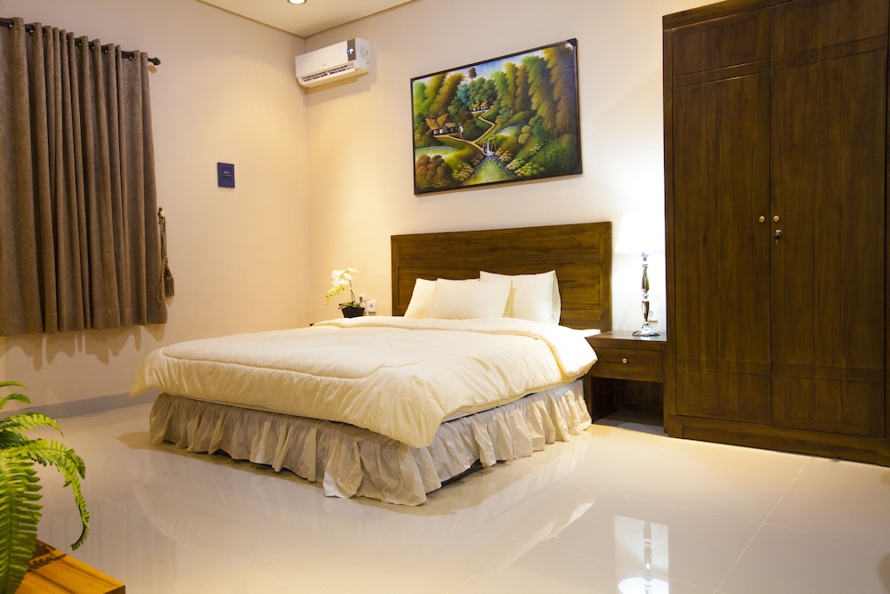 

Verona - Sanur Beach - Dee Mansion