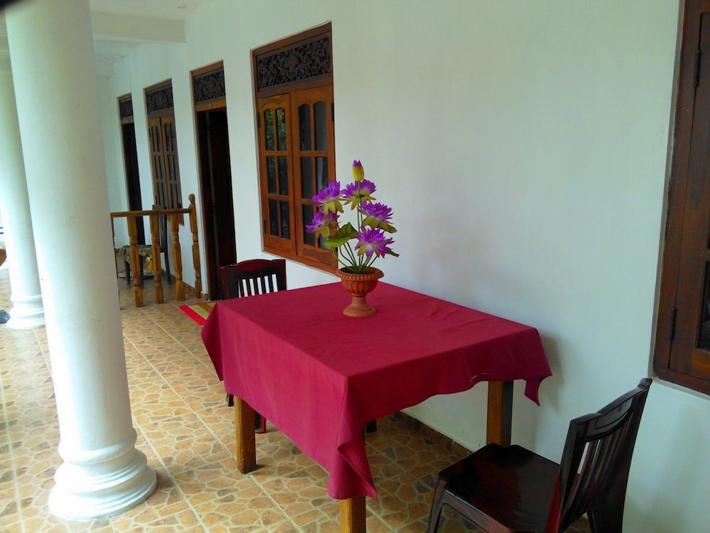 

Roma - Galle - The Serendipity Beach Hotel