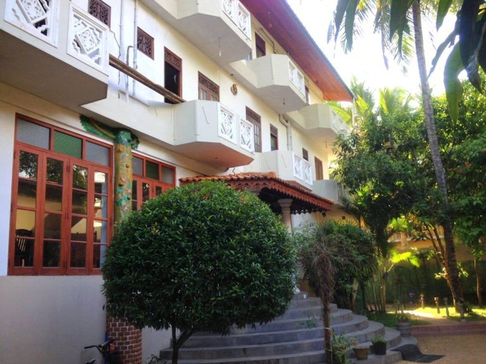

Napoli - Galle - The Serendipity Beach Hotel