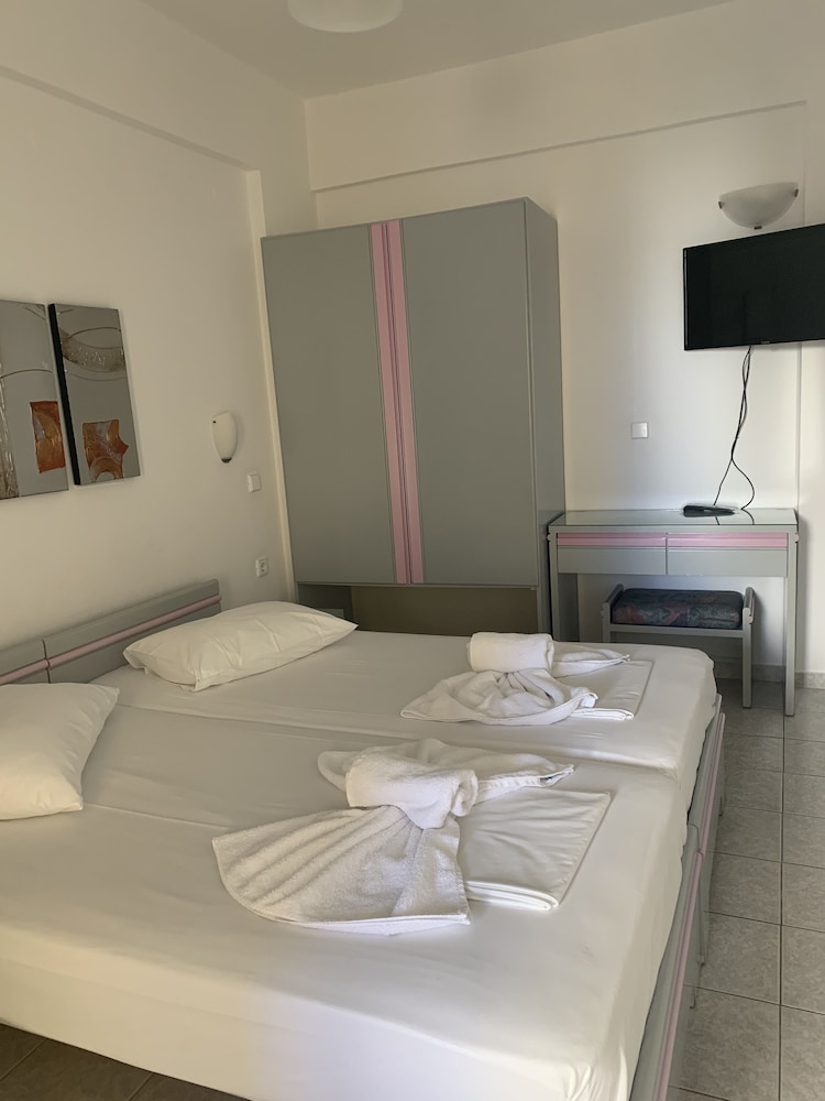 

Bari - Chania - Ermis Suites