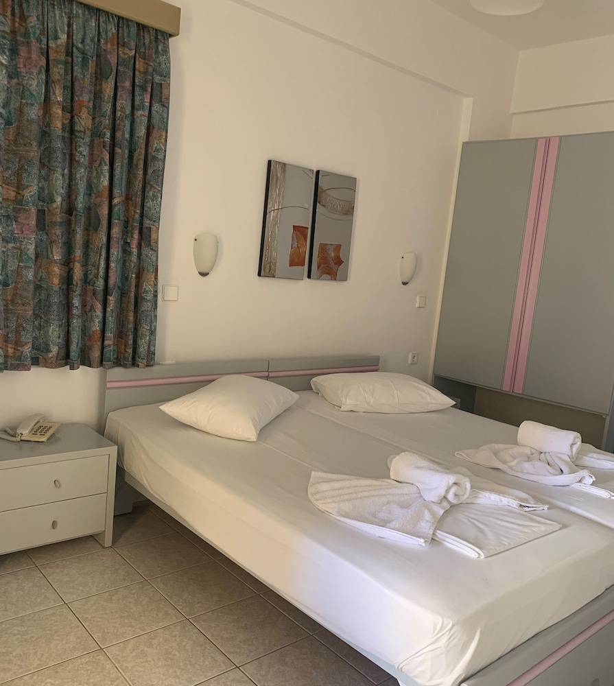

Torino - Platanias (Crete) - Ermis Suites