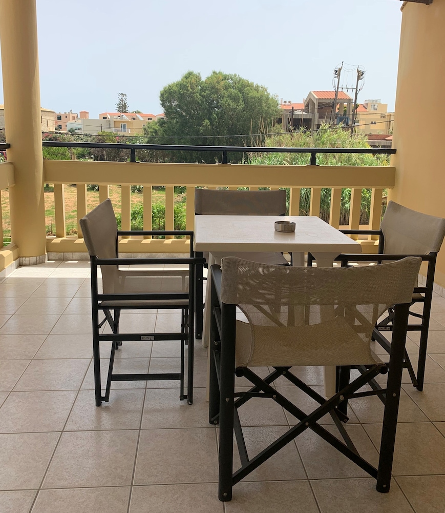 

Milano - Agia Marina Nea Kydonias - Ermis Suites