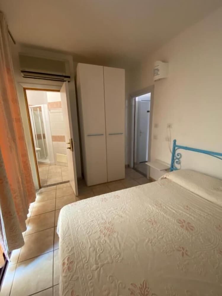 

Brindisi - La Maddalena - Palau City Hotel