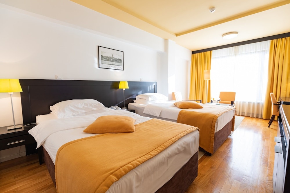 

Roma - Kneževac - Hotel M