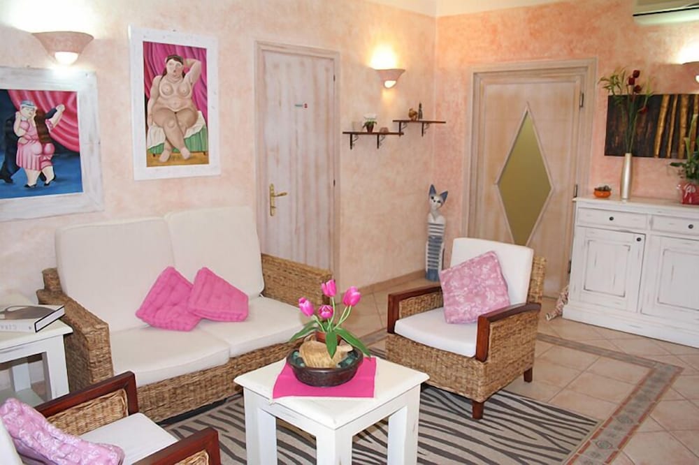 

Milano - Golfo Aranci - Hotel Tabby
