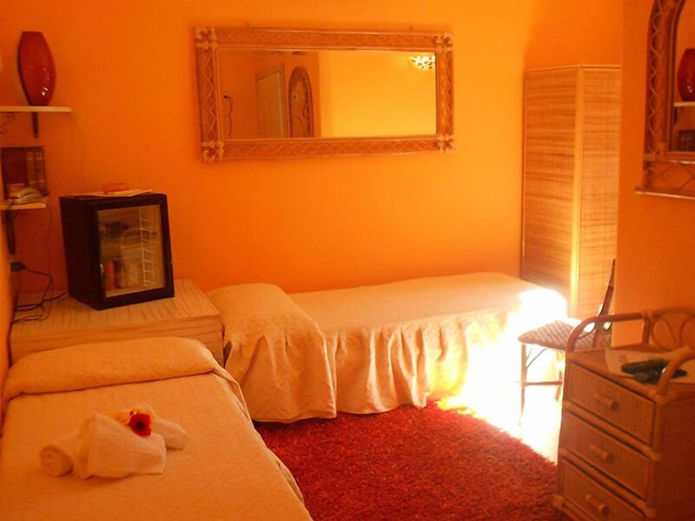 

Genova - Golfo Aranci - Hotel Tabby