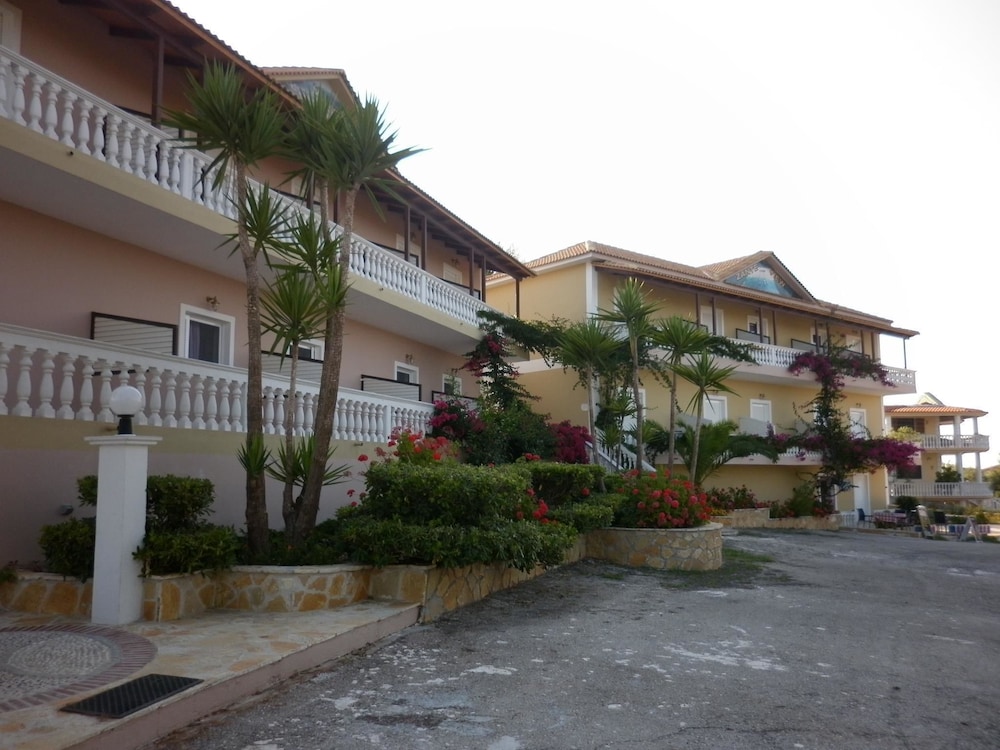 

Roma - Bochali - Zante View Studios & Villas