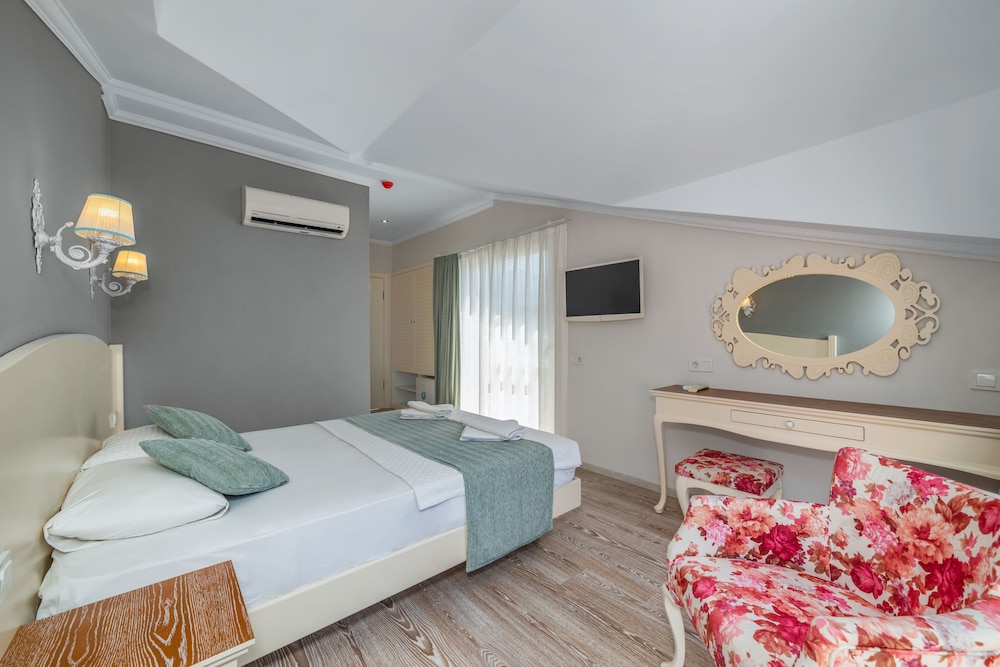 

Roma - Ovacik - Majestic Hotel