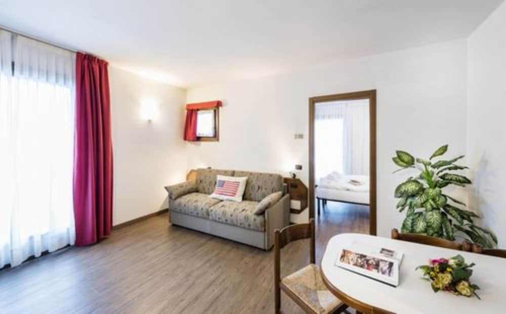 

Bari - Livigno - Residence Nevegall