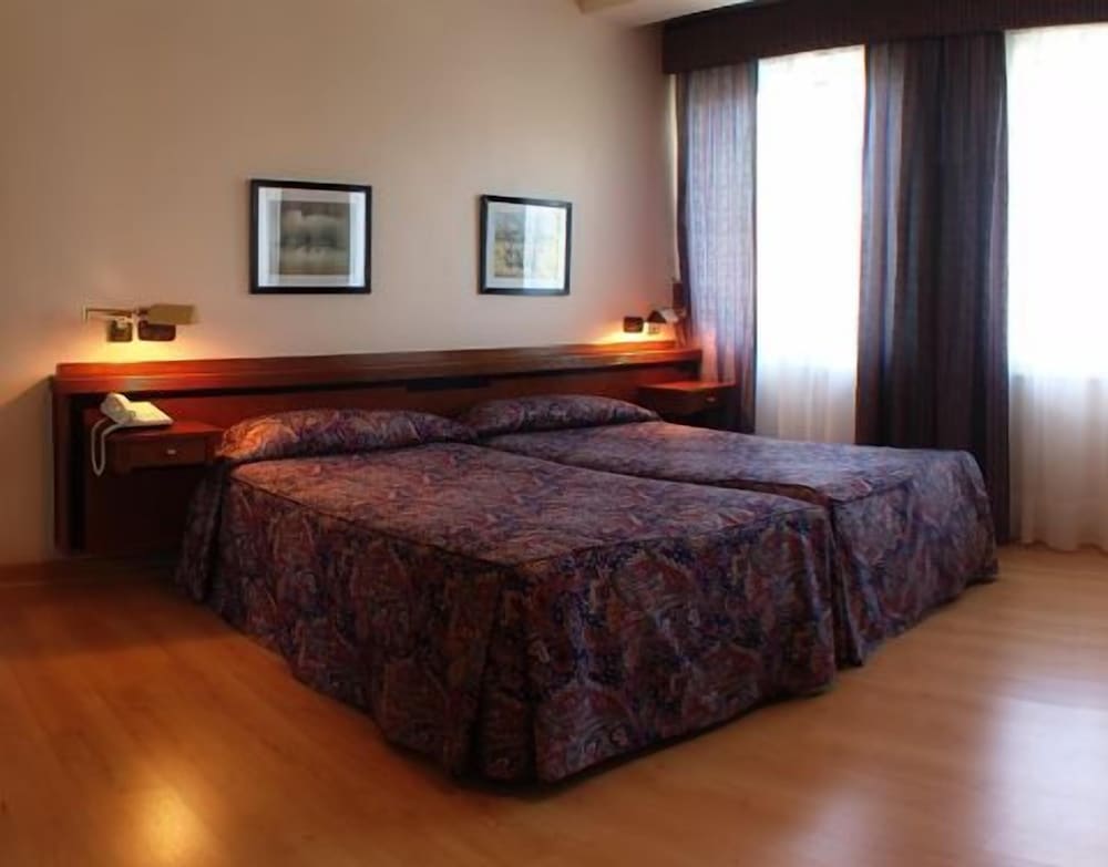 

Roma - Viveiro - Hotel Las Sirenas