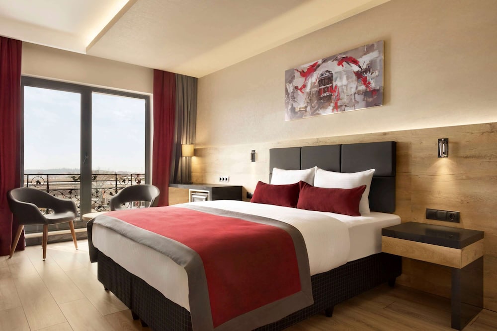 

Roma - Darıca - Ramada Encore By Wyndham Gebze