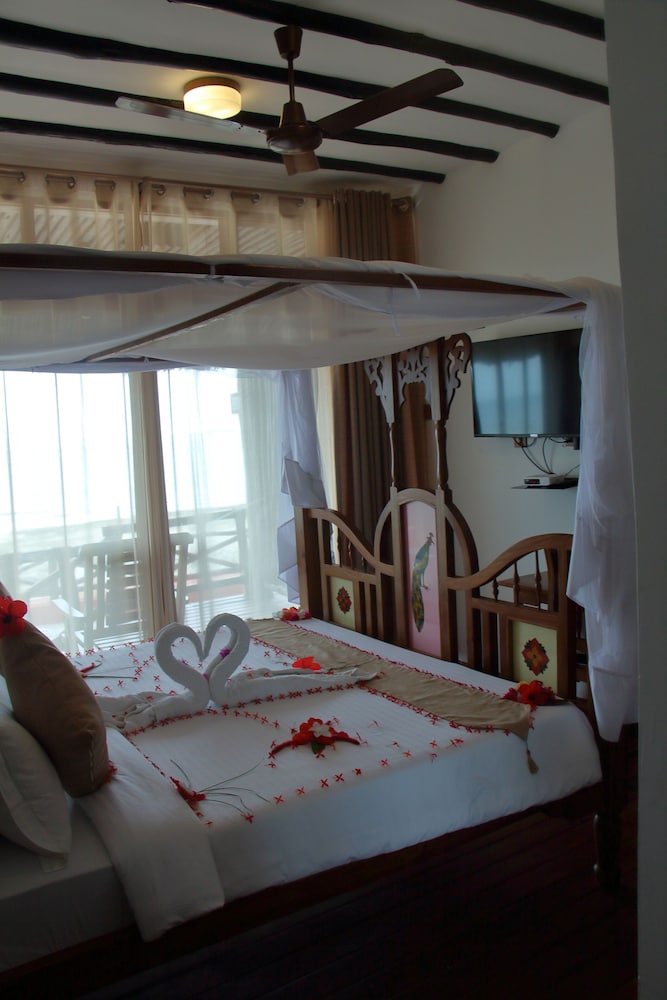 

Milano - Mangapwani - Royal Cliff Zanzibar